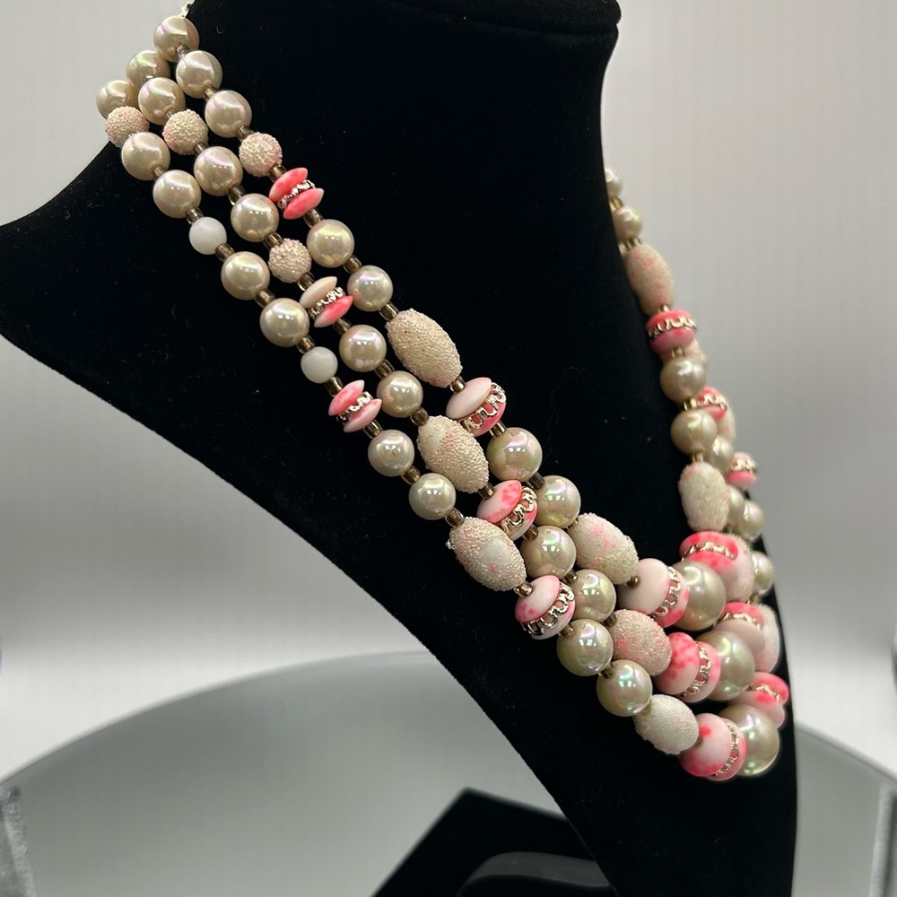 Vintage Japan Frosted Pink, Cream & Silver 3 Stranded Beaded Necklace. - Picture 4 of 10